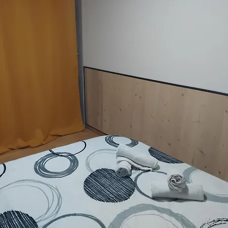 Apartment Pres Du Centre Et De La Gare Avec Salon Et Avec Internet - Entree Autonome