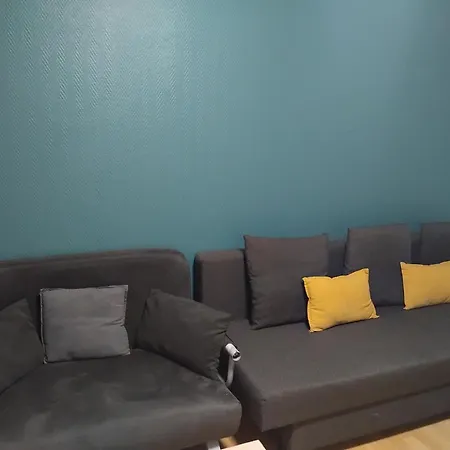 Pres Du Centre Et De La Gare Avec Salon Et Avec Internet - Entree Autonome Apartment *